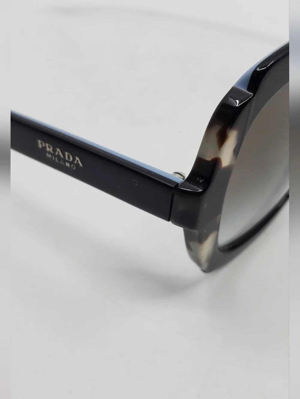 Prada Sunglasses SPR 16U